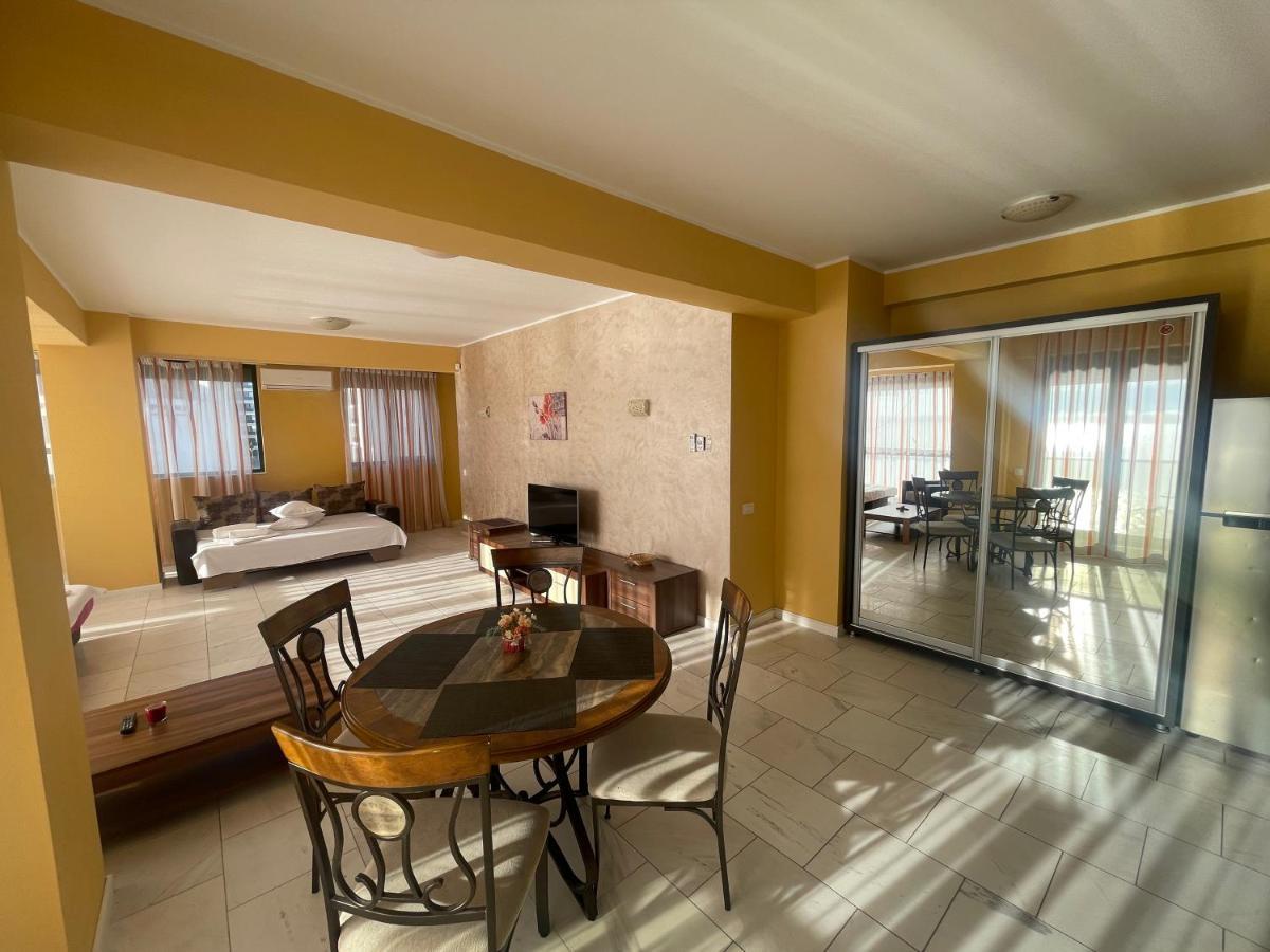 Sophia Lake View Suite Mamaia Εξωτερικό φωτογραφία
