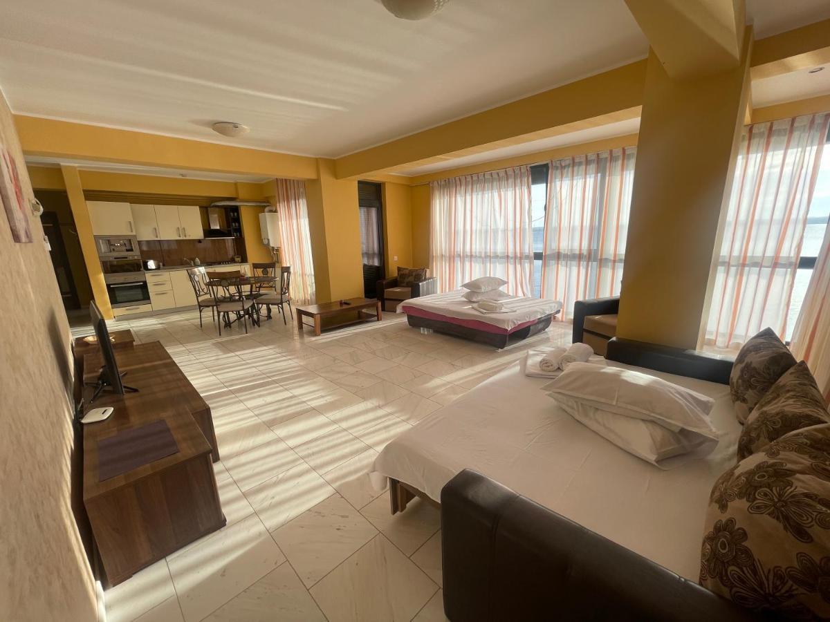 Sophia Lake View Suite Mamaia Εξωτερικό φωτογραφία