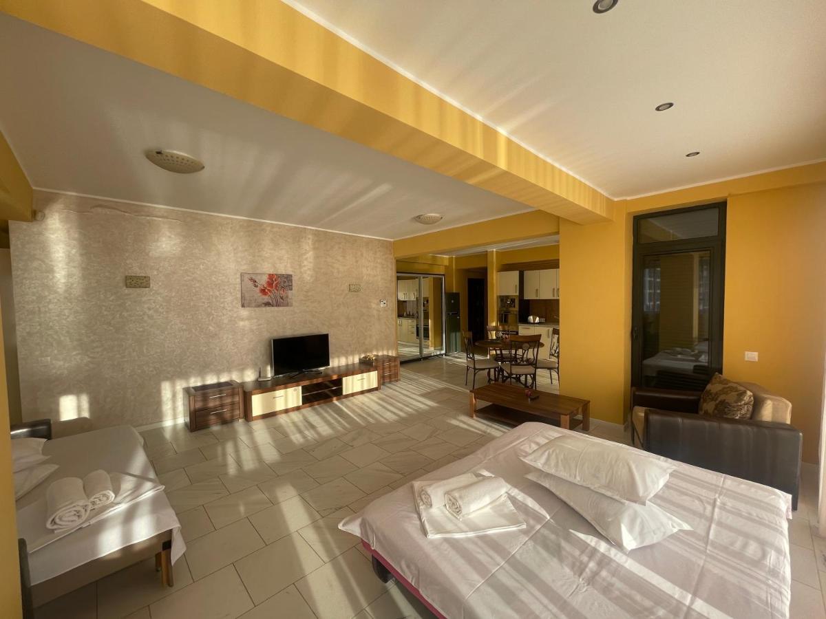 Sophia Lake View Suite Mamaia Εξωτερικό φωτογραφία