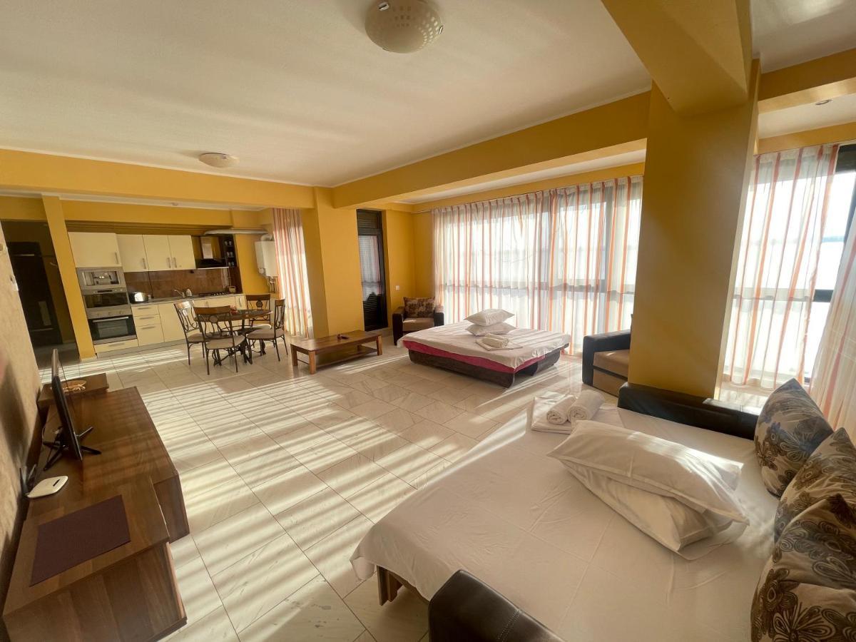 Sophia Lake View Suite Mamaia Εξωτερικό φωτογραφία