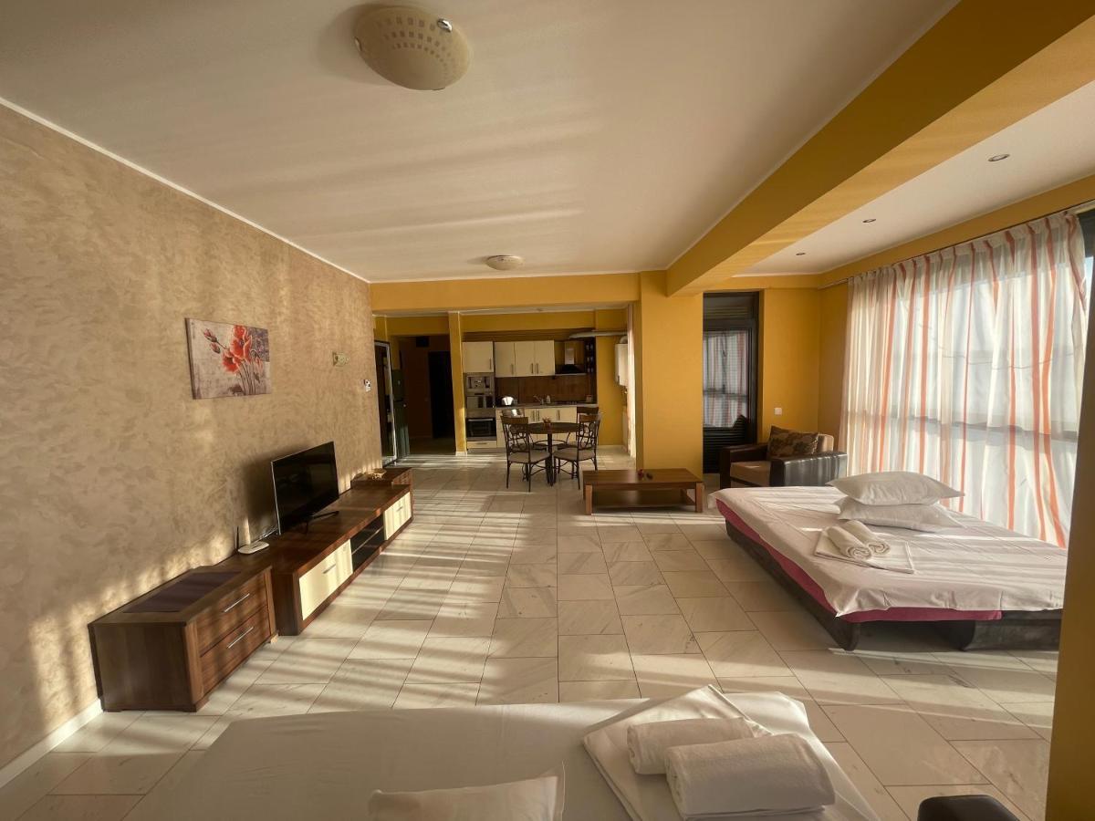 Sophia Lake View Suite Mamaia Εξωτερικό φωτογραφία