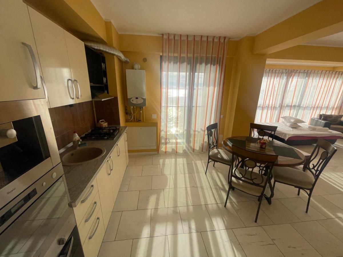 Sophia Lake View Suite Mamaia Εξωτερικό φωτογραφία
