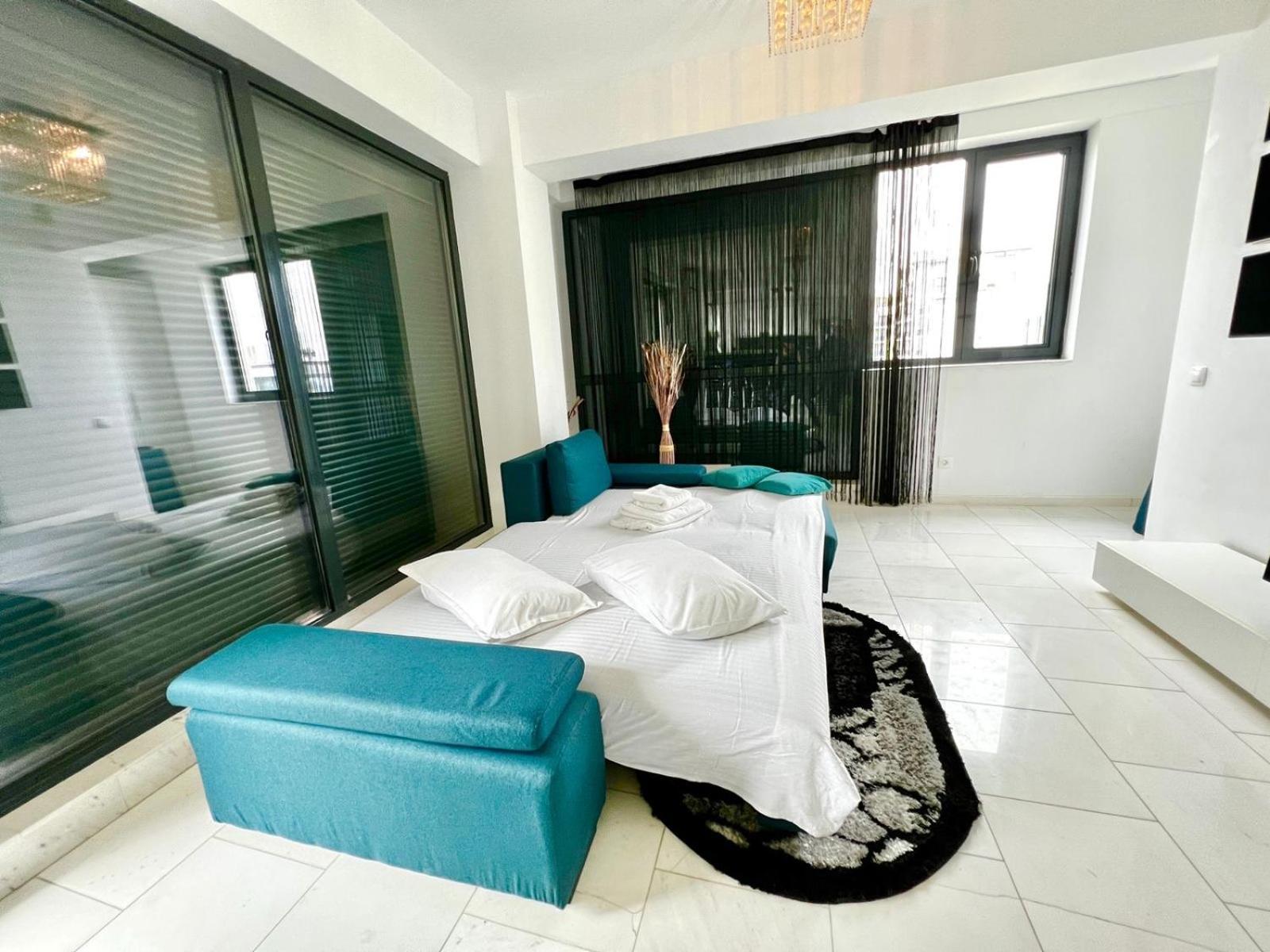 Sophia Lake View Suite Mamaia Εξωτερικό φωτογραφία