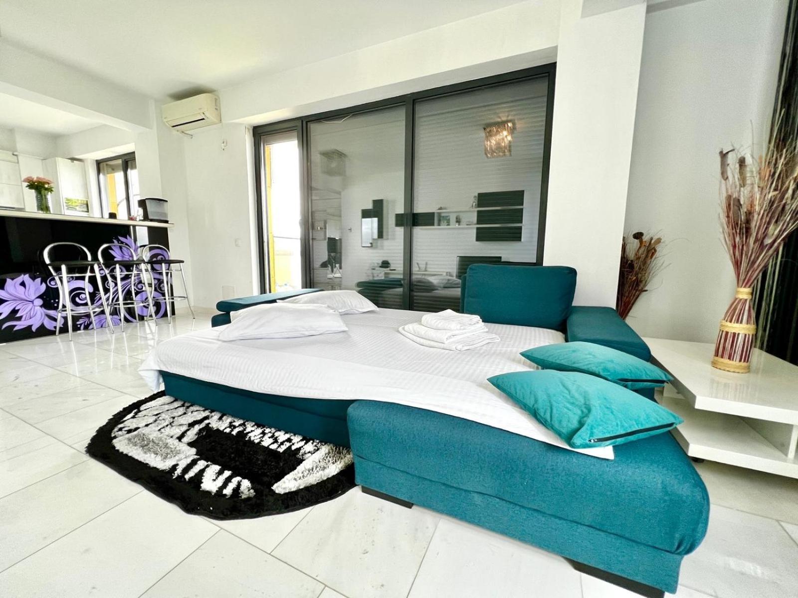 Sophia Lake View Suite Mamaia Εξωτερικό φωτογραφία