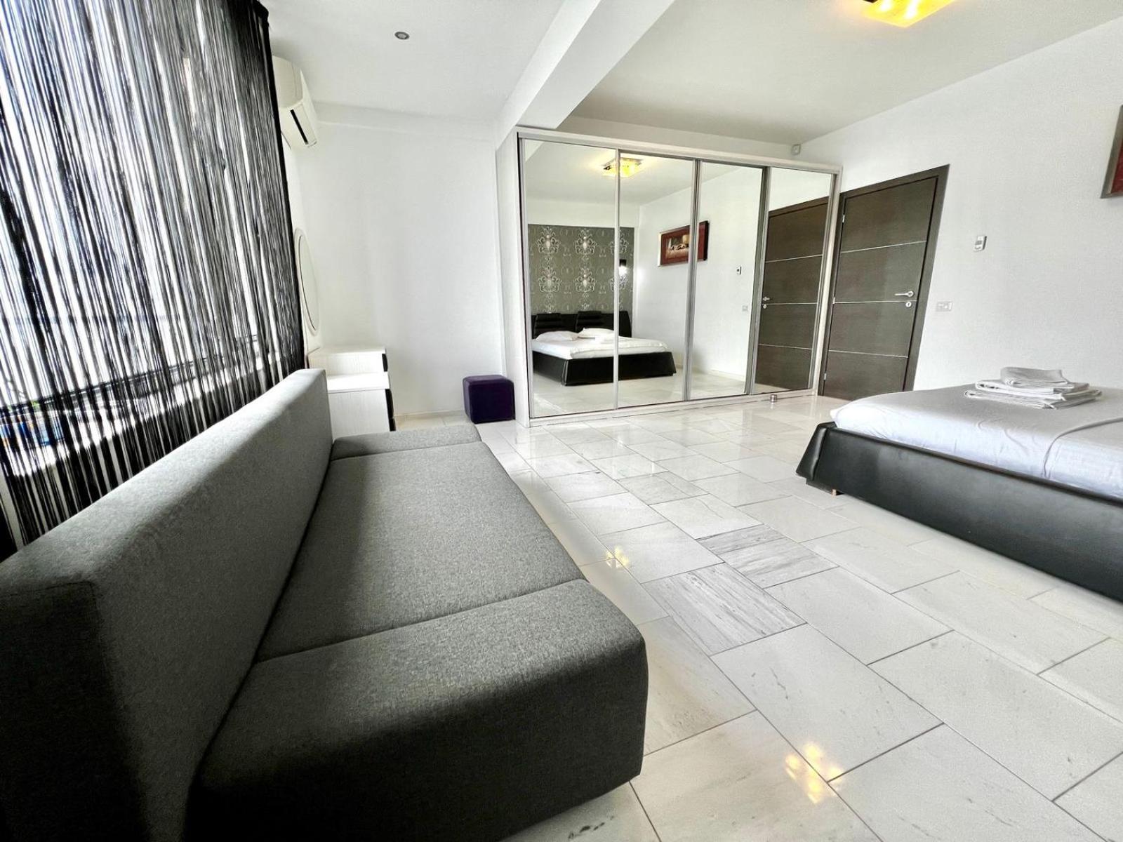 Sophia Lake View Suite Mamaia Εξωτερικό φωτογραφία