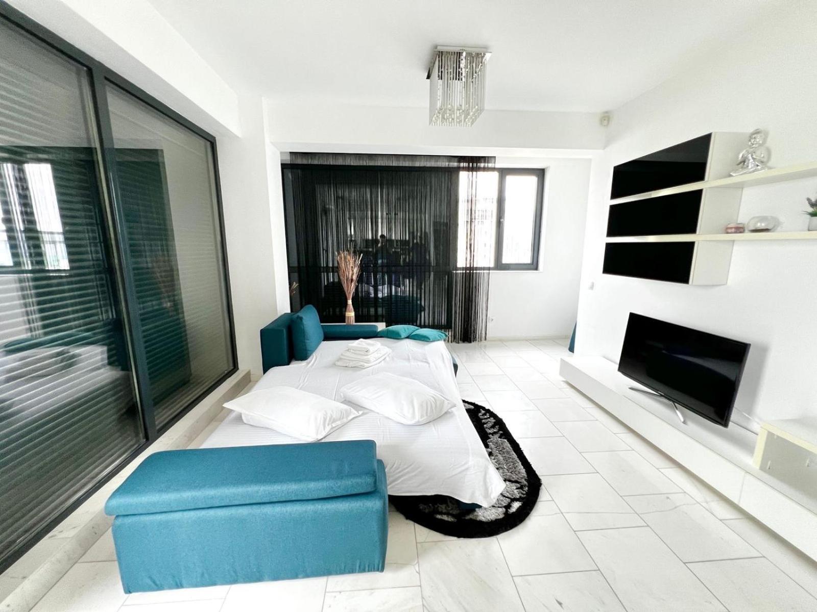 Sophia Lake View Suite Mamaia Εξωτερικό φωτογραφία